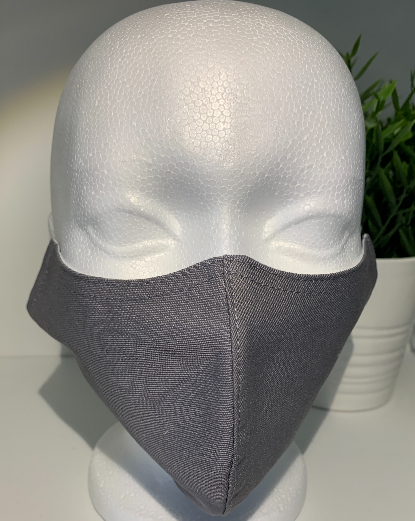 Reusable cloth masks with filter insert